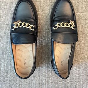 Studio 1866 Chic Black Loafers with Gold Chain Accent